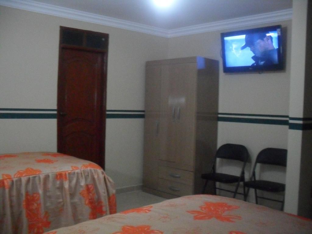 Hostal Corona Blanca Sucre Habitación foto